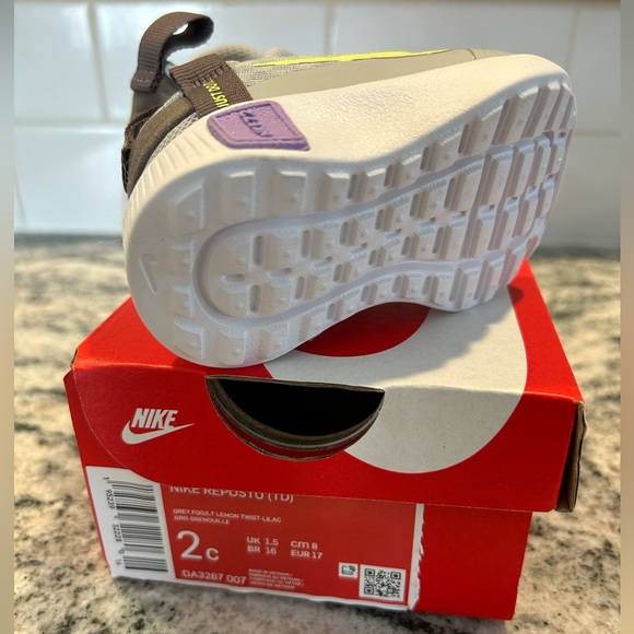 Nike Reposto 2C - Picture 5 of 5